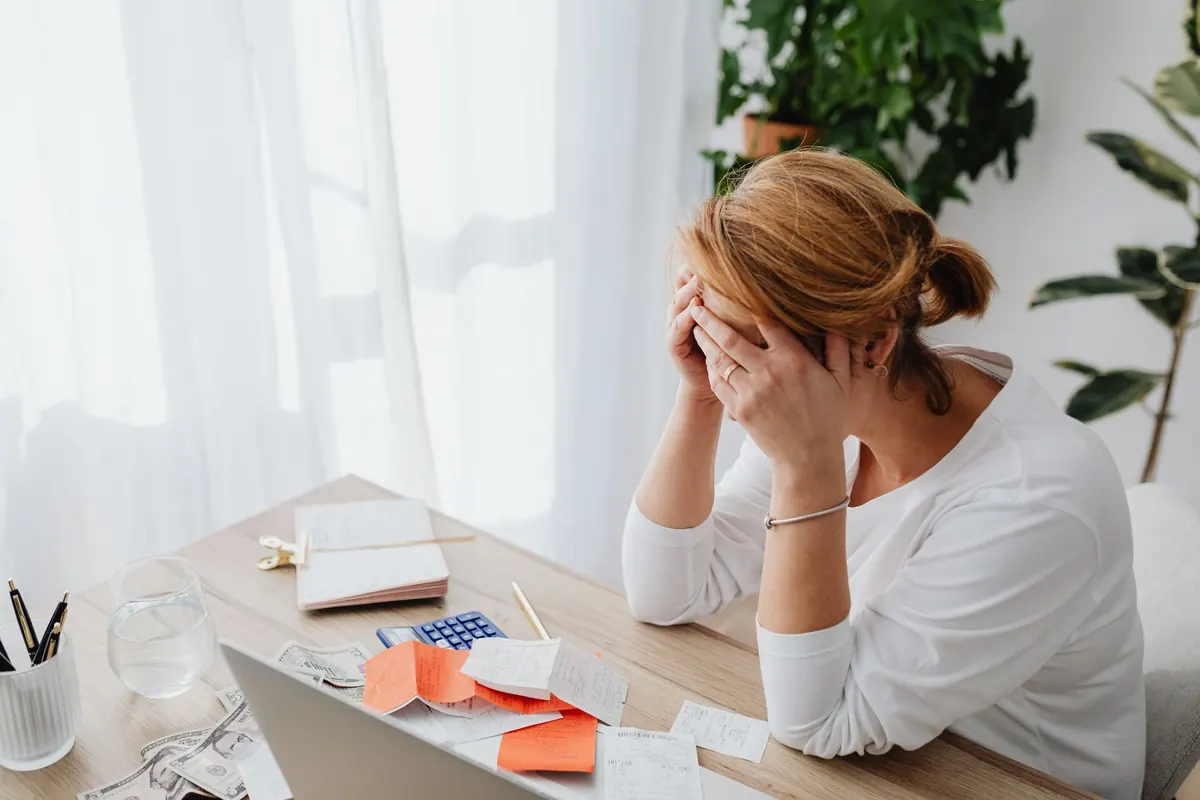 5 Common Mistakes That Keep You in Credit Card Debt