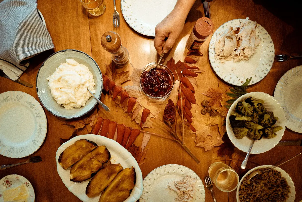 How to Host Thanksgiving for Under $100: A Frugal Menu and Checklist